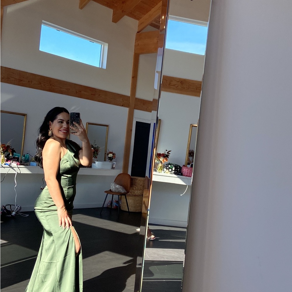 Perfect bridesmaid dress!! ✨